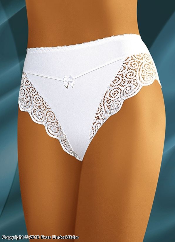 Panty with eyelet lace sides